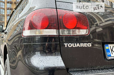 Внедорожник / Кроссовер Volkswagen Touareg 2010 в Киеве