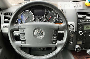 Внедорожник / Кроссовер Volkswagen Touareg 2010 в Киеве