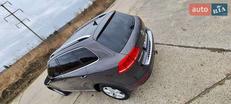 Внедорожник / Кроссовер Volkswagen Touareg 2012 в Львове