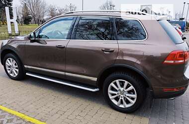 Позашляховик / Кросовер Volkswagen Touareg 2014 в Києві