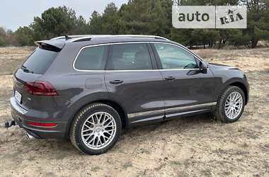 Внедорожник / Кроссовер Volkswagen Touareg 2011 в Днепре