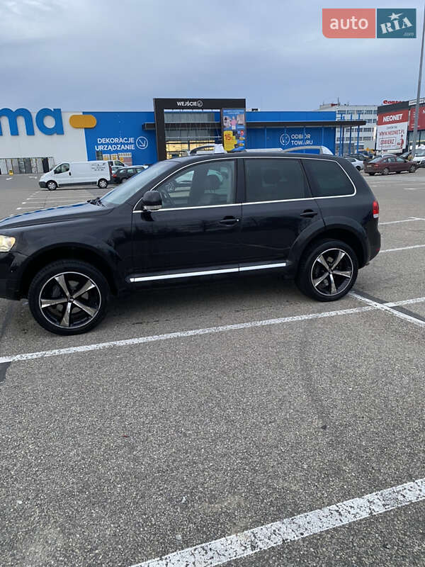 Внедорожник / Кроссовер Volkswagen Touareg 2005 в Самборе