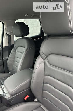 Внедорожник / Кроссовер Volkswagen Touareg 2022 в 