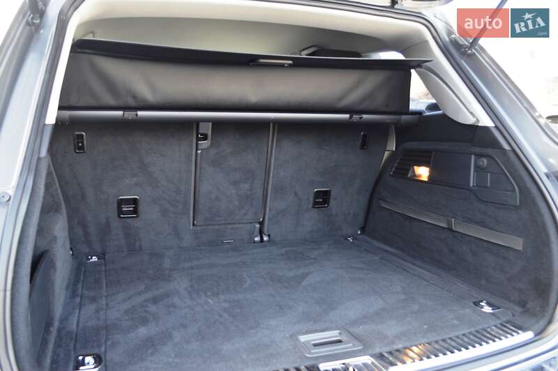 Позашляховик / Кросовер Volkswagen Touareg 2013 в Одесі