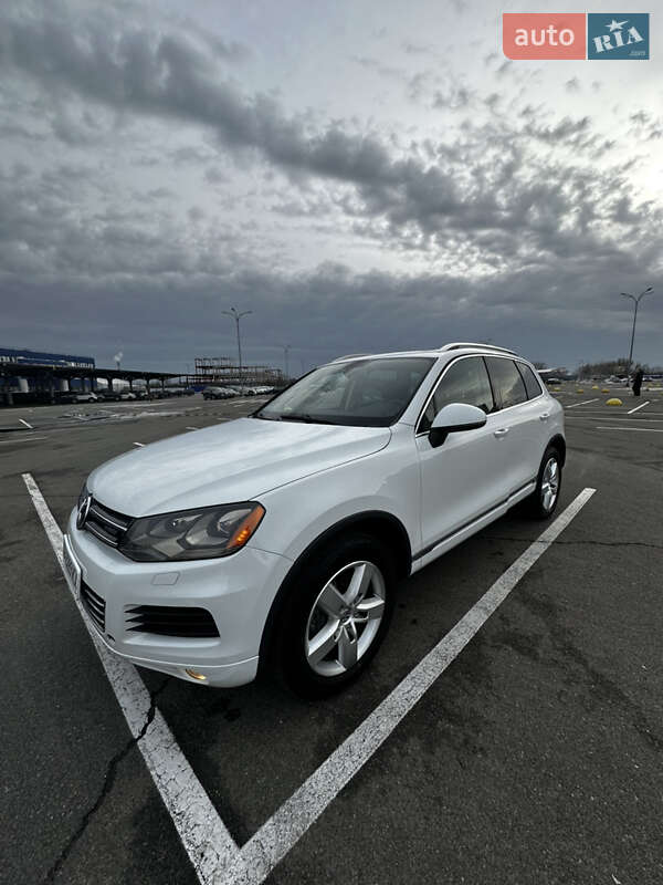 Внедорожник / Кроссовер Volkswagen Touareg 2012 в Киеве фото 6 Внедорожник / Кроссовер Volkswagen Touareg 2012 в Киеве