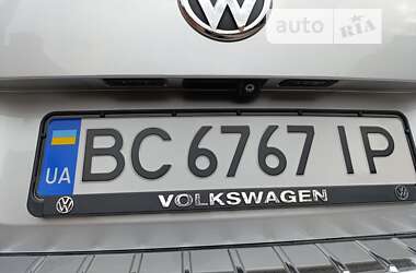 Внедорожник / Кроссовер Volkswagen Touareg 2013 в Львове