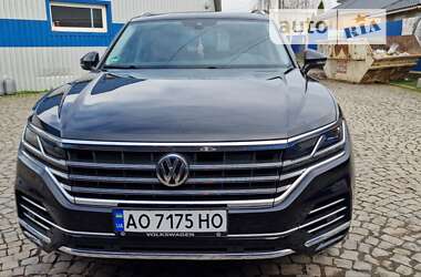Внедорожник / Кроссовер Volkswagen Touareg 2018 в Мукачево