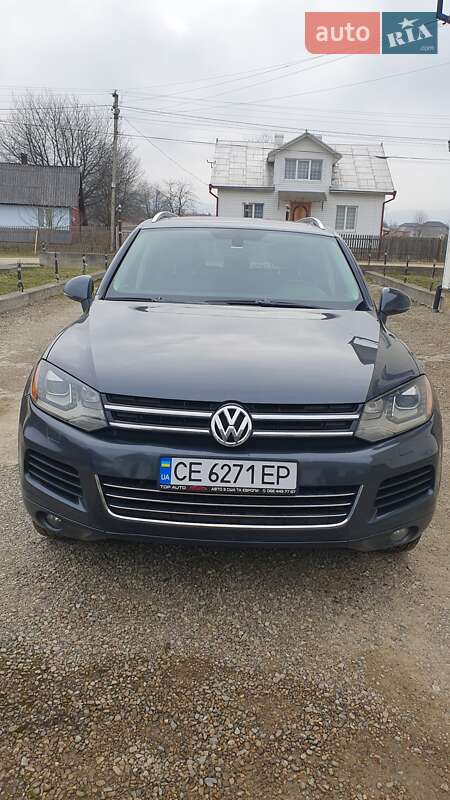 Внедорожник / Кроссовер Volkswagen Touareg 2013 в Черновцах