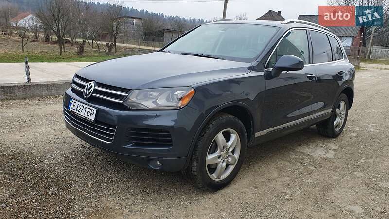 Внедорожник / Кроссовер Volkswagen Touareg 2013 в Черновцах
