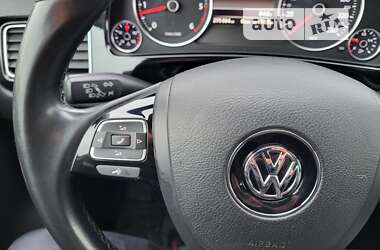 Позашляховик / Кросовер Volkswagen Touareg 2014 в Полтаві