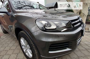 Внедорожник / Кроссовер Volkswagen Touareg 2012 в Хмельницком