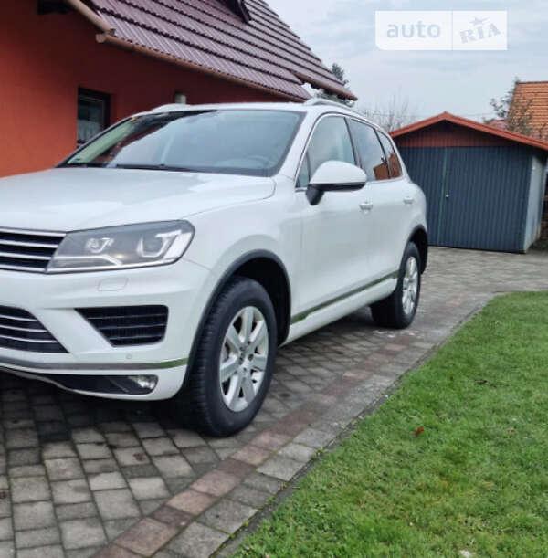 Позашляховик / Кросовер Volkswagen Touareg 2016 в Зборові