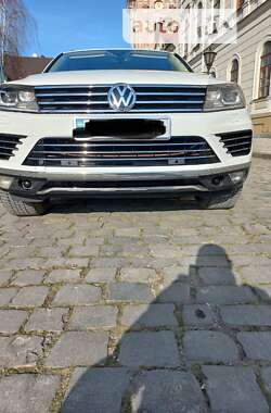 Позашляховик / Кросовер Volkswagen Touareg 2016 в Кам'янець-Подільському