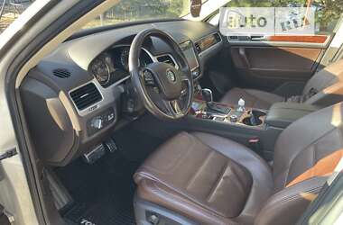 Внедорожник / Кроссовер Volkswagen Touareg 2011 в Тернополе