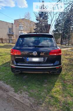 Внедорожник / Кроссовер Volkswagen Touareg 2015 в Кривом Роге