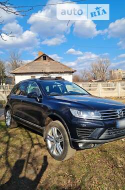 Внедорожник / Кроссовер Volkswagen Touareg 2015 в Кривом Роге