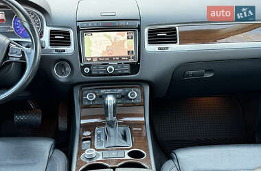 Внедорожник / Кроссовер Volkswagen Touareg 2015 в 