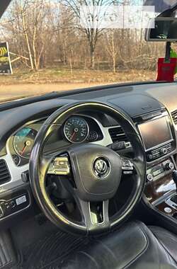 Внедорожник / Кроссовер Volkswagen Touareg 2014 в Кривом Роге