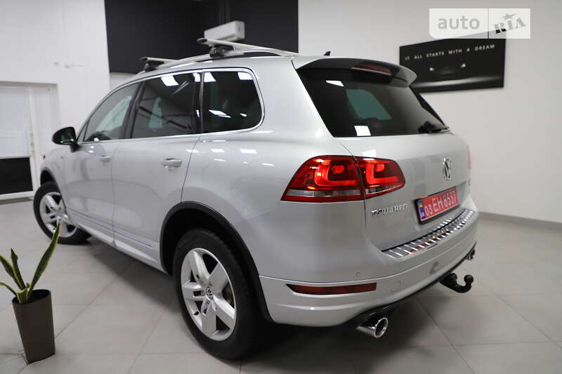 Внедорожник / Кроссовер Volkswagen Touareg 2014 в Дрогобыче