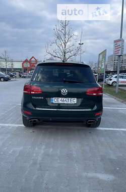 Внедорожник / Кроссовер Volkswagen Touareg 2012 в Черновцах