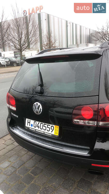 Внедорожник / Кроссовер Volkswagen Touareg 2009 в 