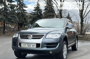 Внедорожник / Кроссовер Volkswagen Touareg 2007 в Киеве