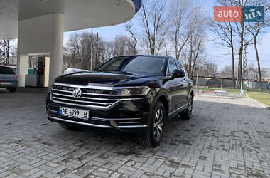 Внедорожник / Кроссовер Volkswagen Touareg 2018 в Днепре