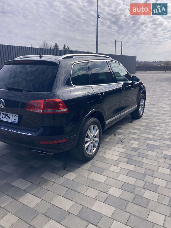 Внедорожник / Кроссовер Volkswagen Touareg 2010 в Полтаве