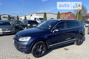 Внедорожник / Кроссовер Volkswagen Touareg 2012 в Городке