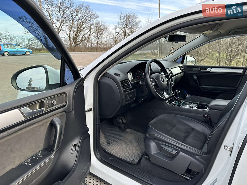 Позашляховик / Кросовер Volkswagen Touareg 2013 в Новому Бузі фото 9 Позашляховик / Кросовер Volkswagen Touareg 2013 в Новому Бузі