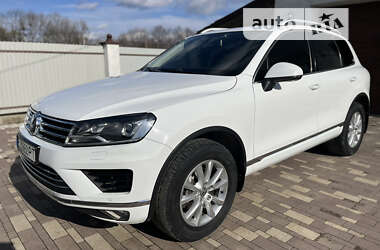 Внедорожник / Кроссовер Volkswagen Touareg 2016 в Стрые