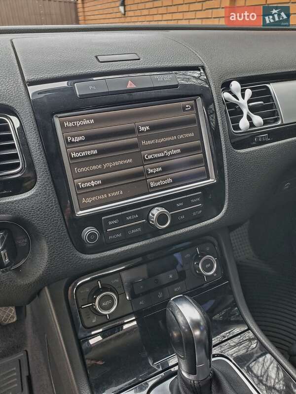 Позашляховик / Кросовер Volkswagen Touareg 2011 в Первомайську
