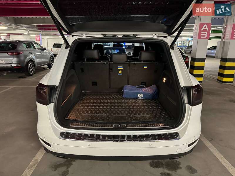 Позашляховик / Кросовер Volkswagen Touareg 2013 в Києві фото 12 Позашляховик / Кросовер Volkswagen Touareg 2013 в Києві