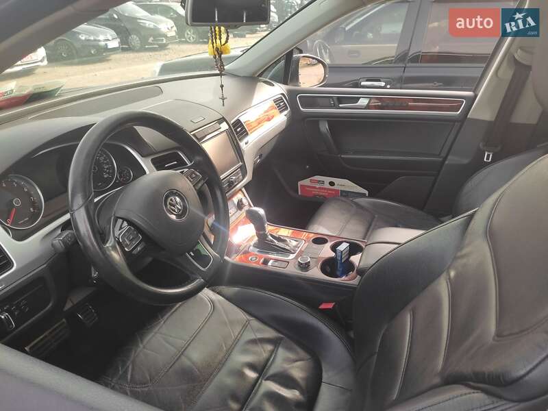 Внедорожник / Кроссовер Volkswagen Touareg 2010 в Львове