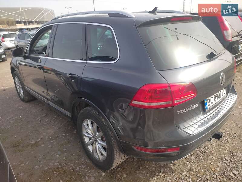 Внедорожник / Кроссовер Volkswagen Touareg 2010 в Львове