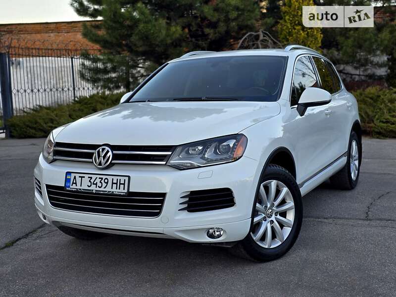 Внедорожник / Кроссовер Volkswagen Touareg 2014 в Полтаве