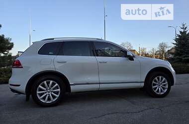 Внедорожник / Кроссовер Volkswagen Touareg 2014 в Полтаве