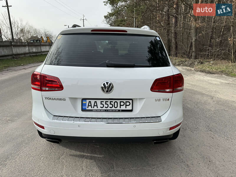 Позашляховик / Кросовер Volkswagen Touareg 2013 в Києві