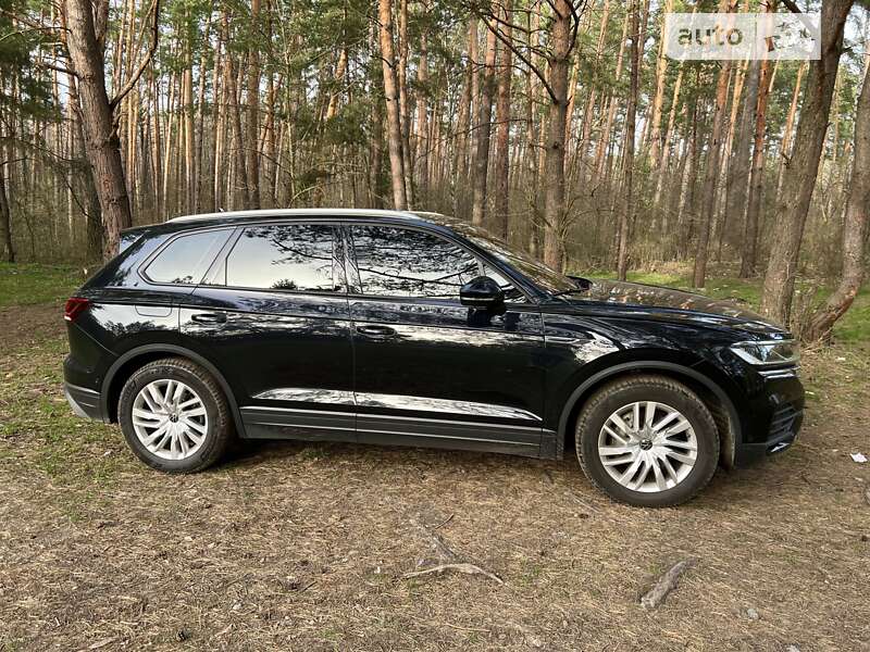 Позашляховик / Кросовер Volkswagen Touareg 2020 в Житомирі