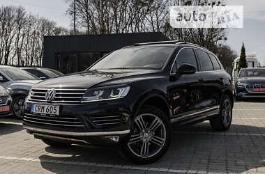 Внедорожник / Кроссовер Volkswagen Touareg 2014 в Львове