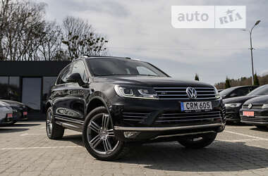 Внедорожник / Кроссовер Volkswagen Touareg 2014 в Львове