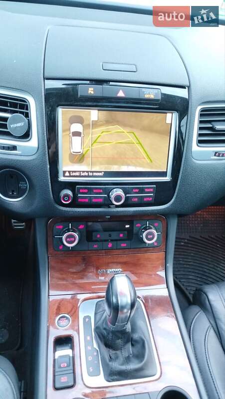 Позашляховик / Кросовер Volkswagen Touareg 2010 в Львові