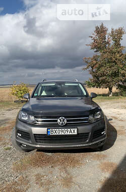 Позашляховик / Кросовер Volkswagen Touareg 2011 в Дунаївцях