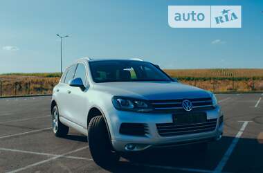 Внедорожник / Кроссовер Volkswagen Touareg 2013 в Ровно