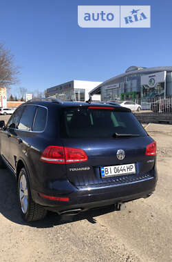 Внедорожник / Кроссовер Volkswagen Touareg 2013 в Полтаве