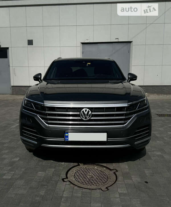 Внедорожник / Кроссовер Volkswagen Touareg 2020 в Киеве