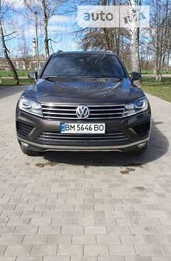 Позашляховик / Кросовер Volkswagen Touareg 2016 в Конотопі