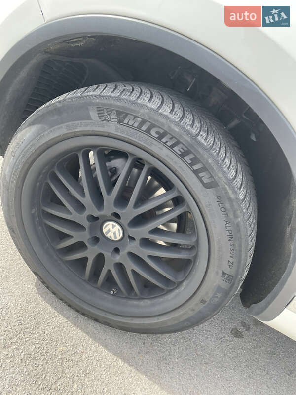 Внедорожник / Кроссовер Volkswagen Touareg 2011 в Одессе