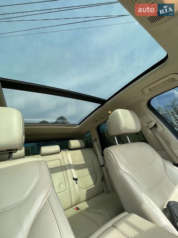 Внедорожник / Кроссовер Volkswagen Touareg 2011 в Одессе