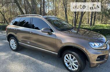 Позашляховик / Кросовер Volkswagen Touareg 2011 в Золотоноші